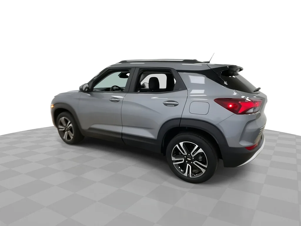Used 2023 Sterling Gray Metallic Chevrolet LT image 7