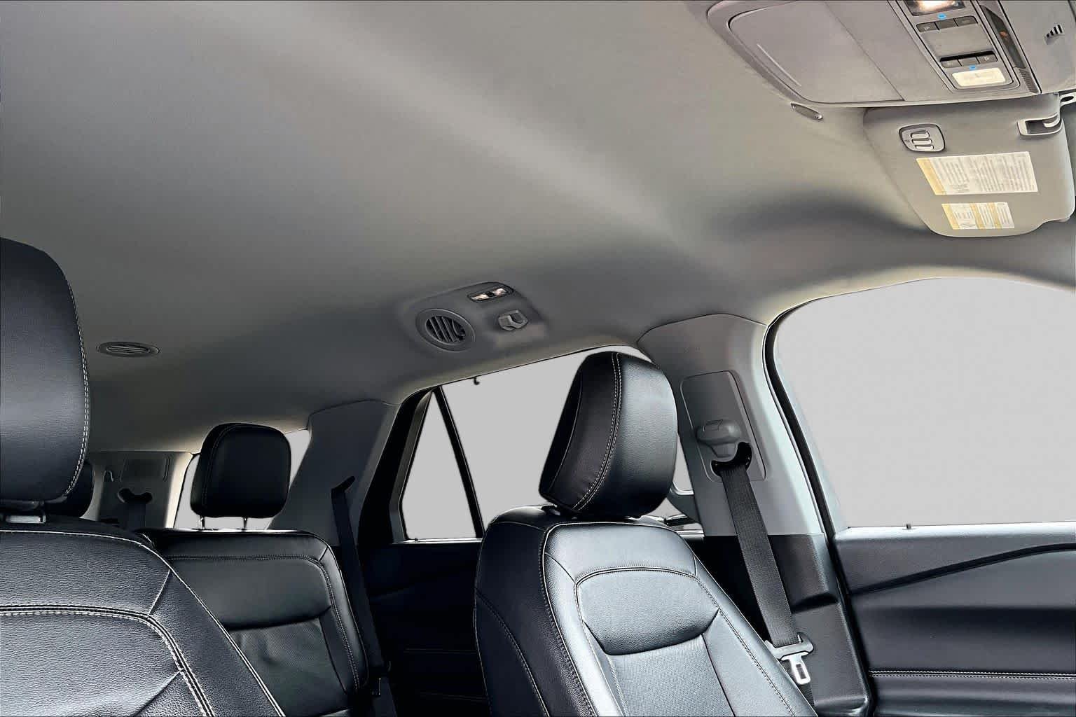 Used 2023 Iconic Silver Ford Limited image 14