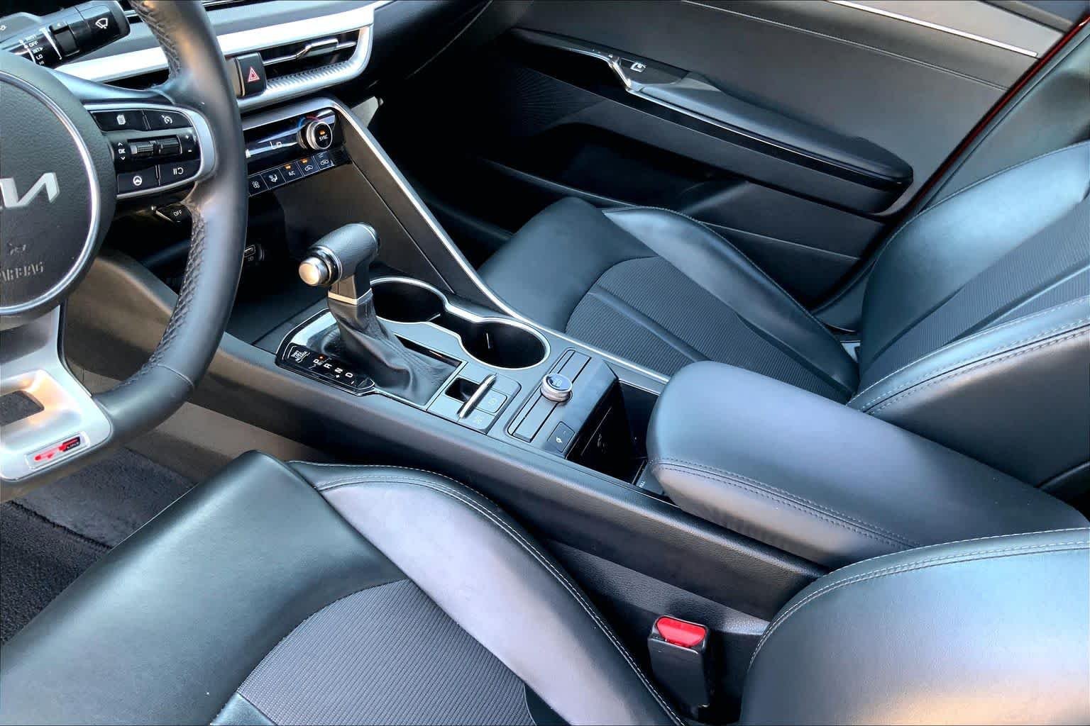 Used 2022 Passion Red Kia GT-Line image 16