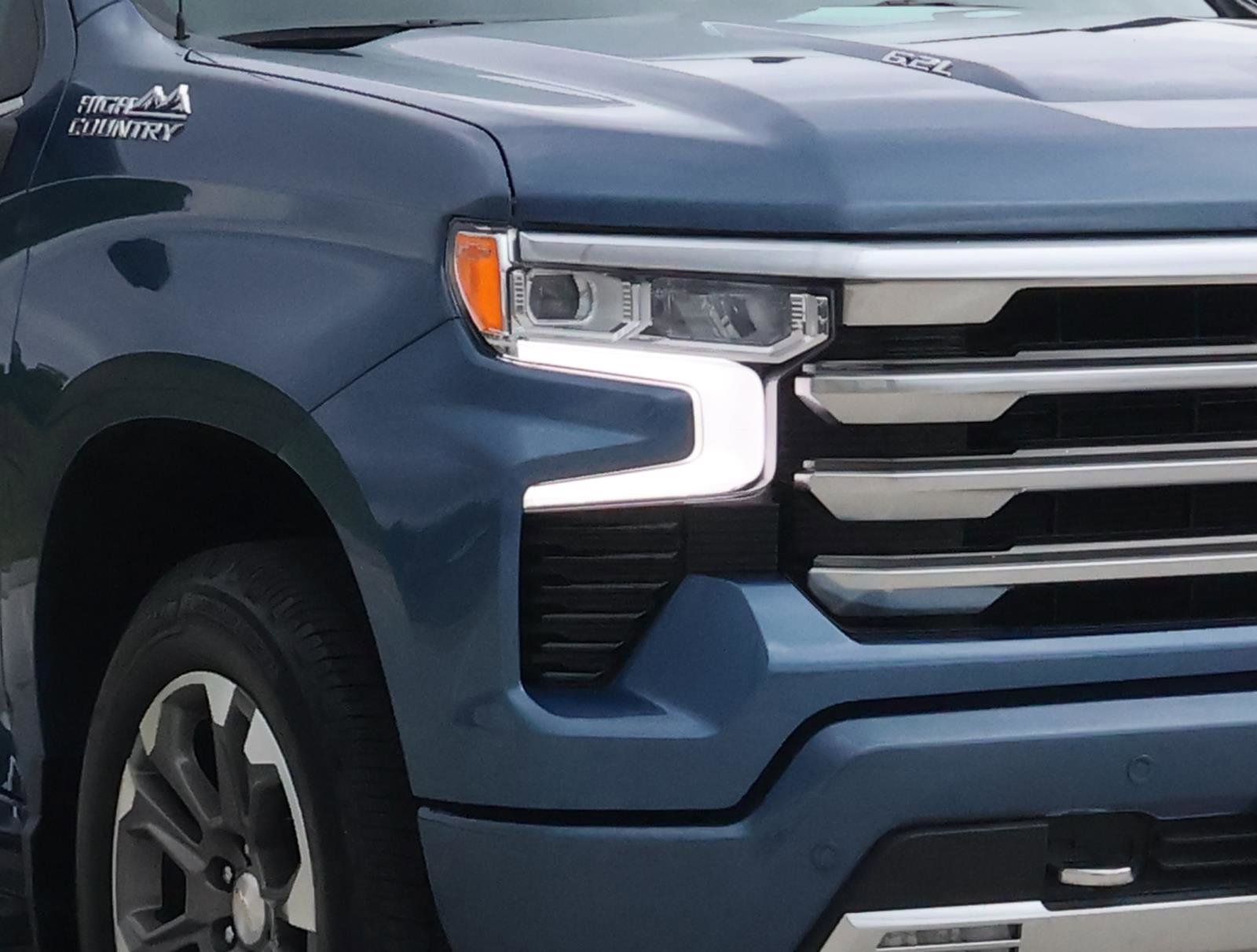Used 2024 Lakeshore Blue Metallic Chevrolet High Country image 7