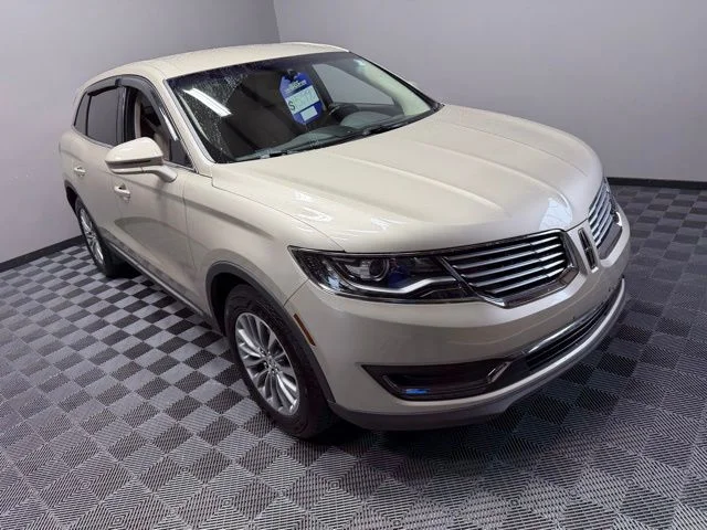 2LMPJ8KR7HBL44201