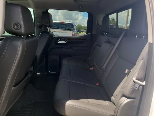 Used 2025 White Chevrolet LT image 13