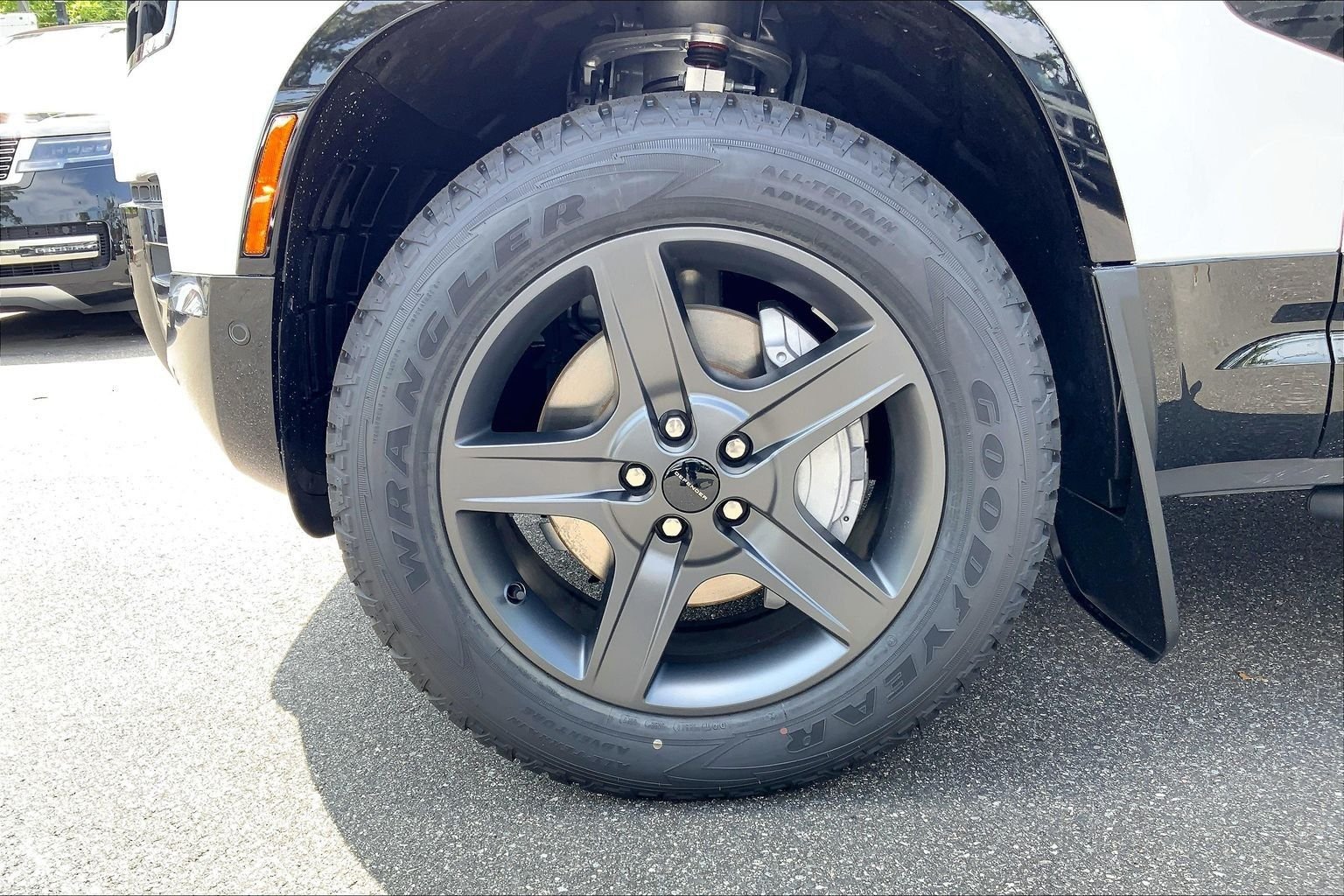 New 2026 Fuji White Land Rover X-Dynamic SE image 11