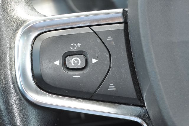 Used 2019 Silver Volvo Momentum image 30