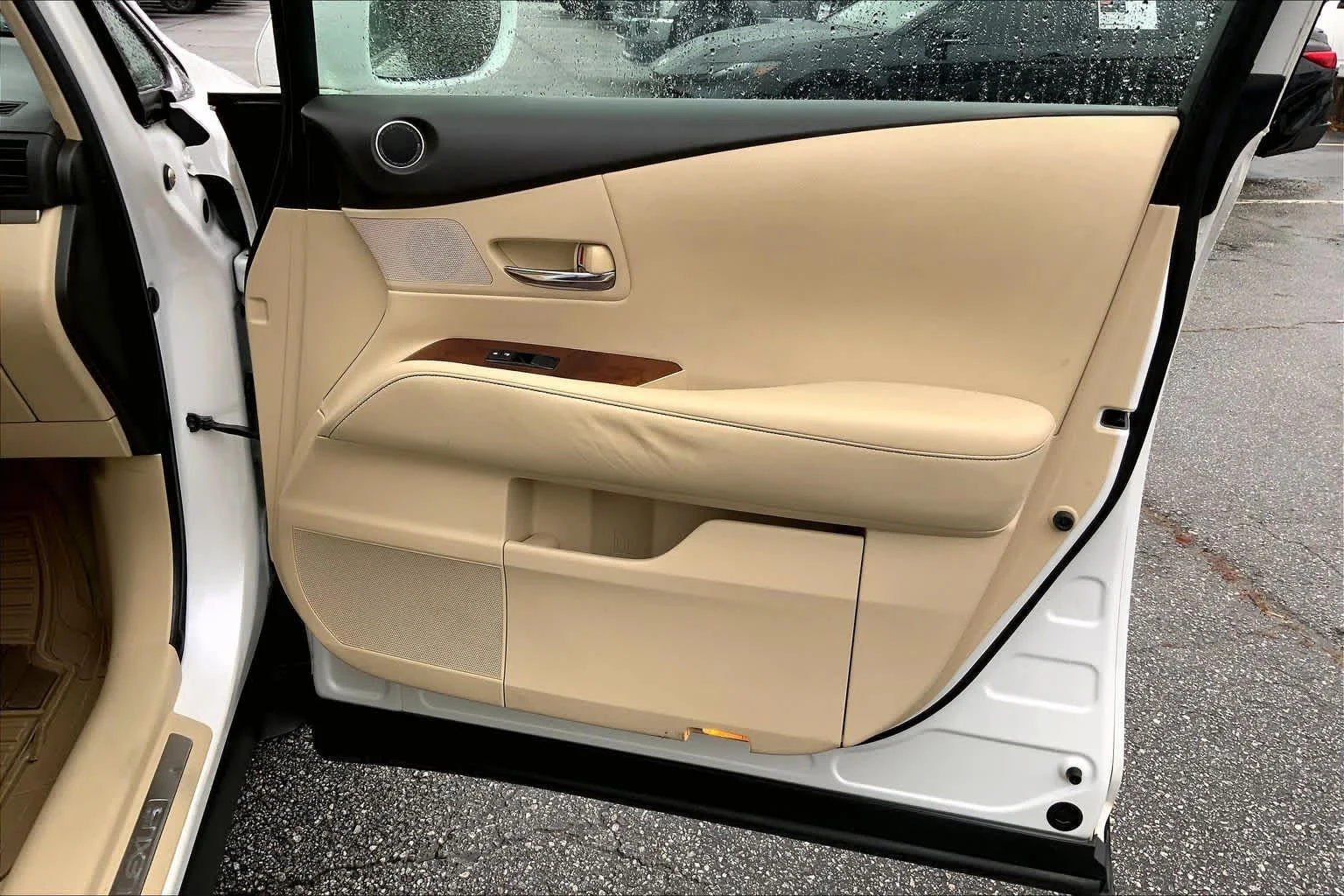 Used 2015 Starfire Pearl Lexus  image 22