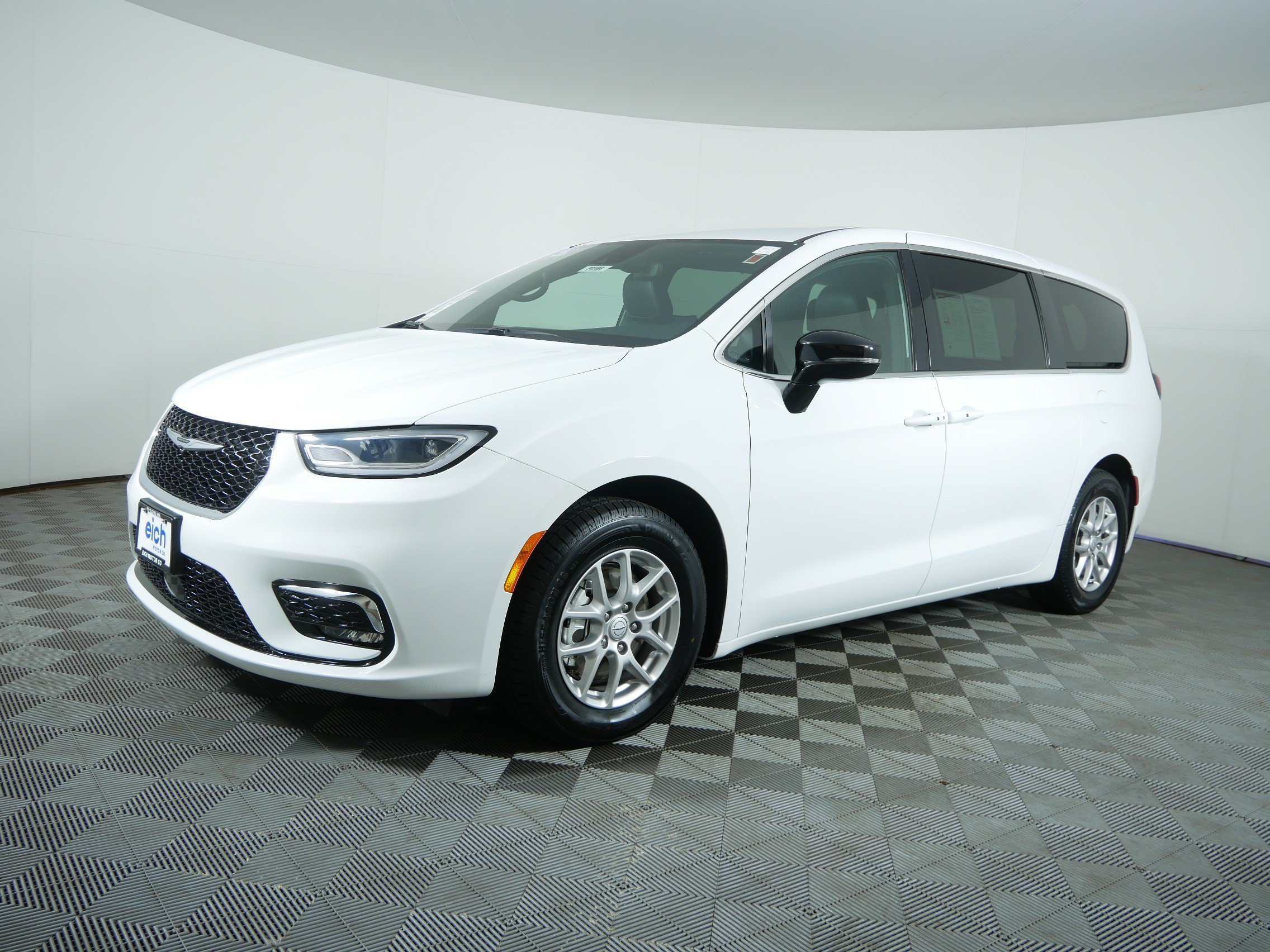 Used 2026 Bright White Clearcoat Chrysler Select image 3