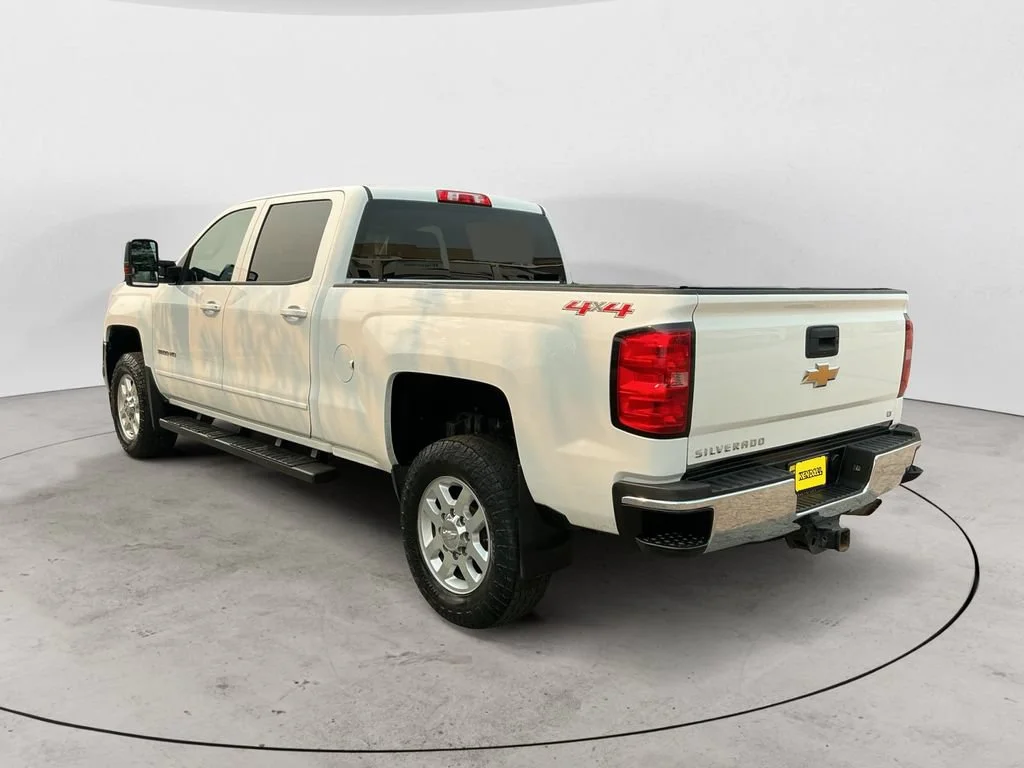 Used 2015 SUMMIT WHITE Chevrolet LT image 7