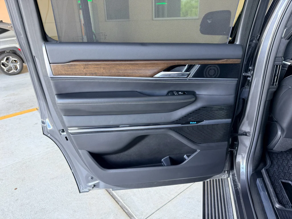 Used 2022 Baltic Gray Metallic Clearcoat Jeep Series II image 17
