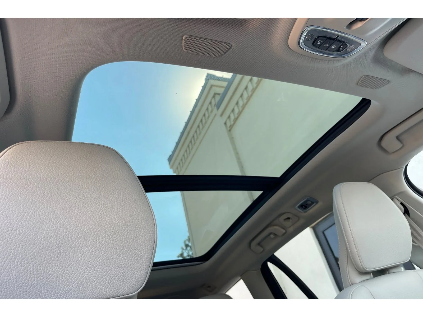 Used 2022 Pine Grey Metallic Volvo T5 image 20