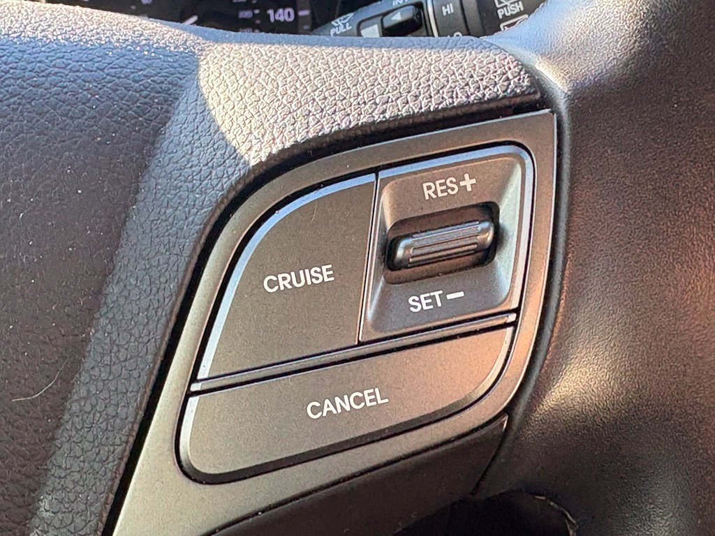 Used 2018 White Hyundai 2.4 Base image 17
