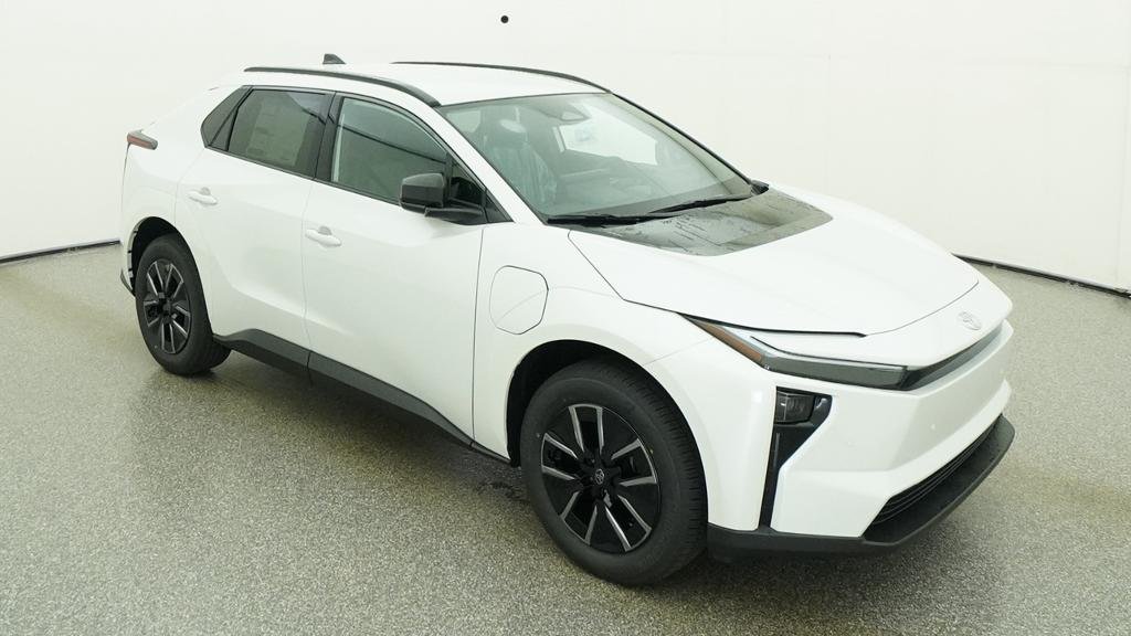 New 2026 Wind Chill Pearl Toyota XLE image 10