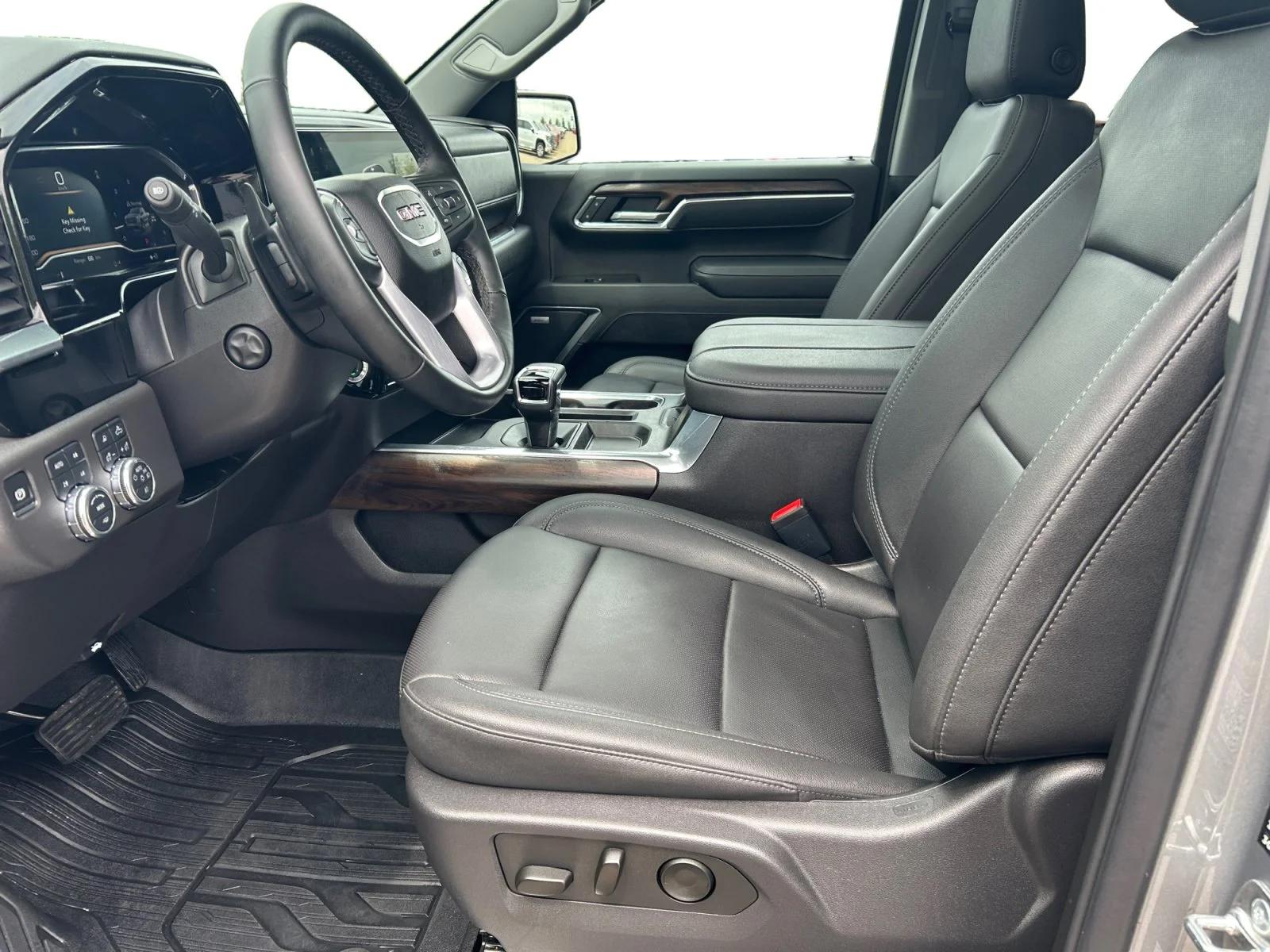 Used 2025 Gray GMC SLT Crew 6.2L Leather Sunroof Nav 4x4 image 14