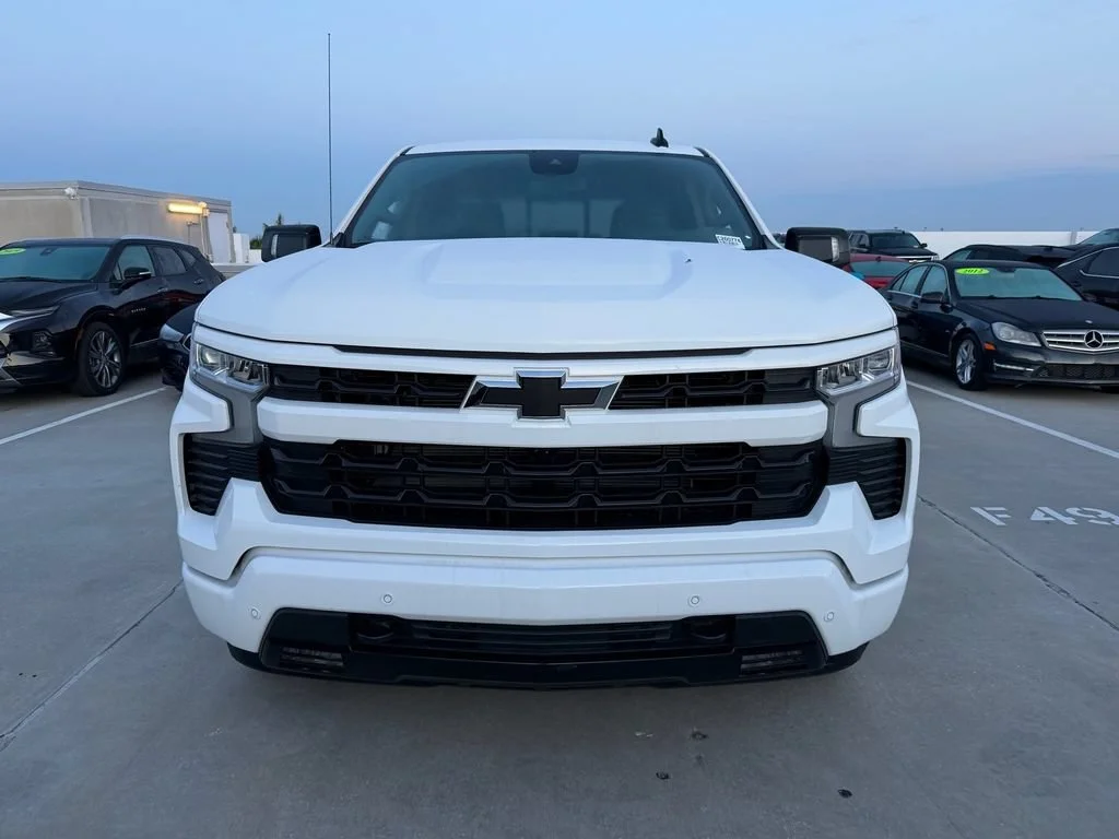 New 2026 Summit White Chevrolet RST image 2