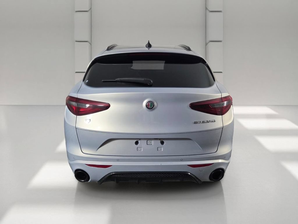 Used 2021 Lunare White Metallic Alfa Romeo Ti Sport image 5