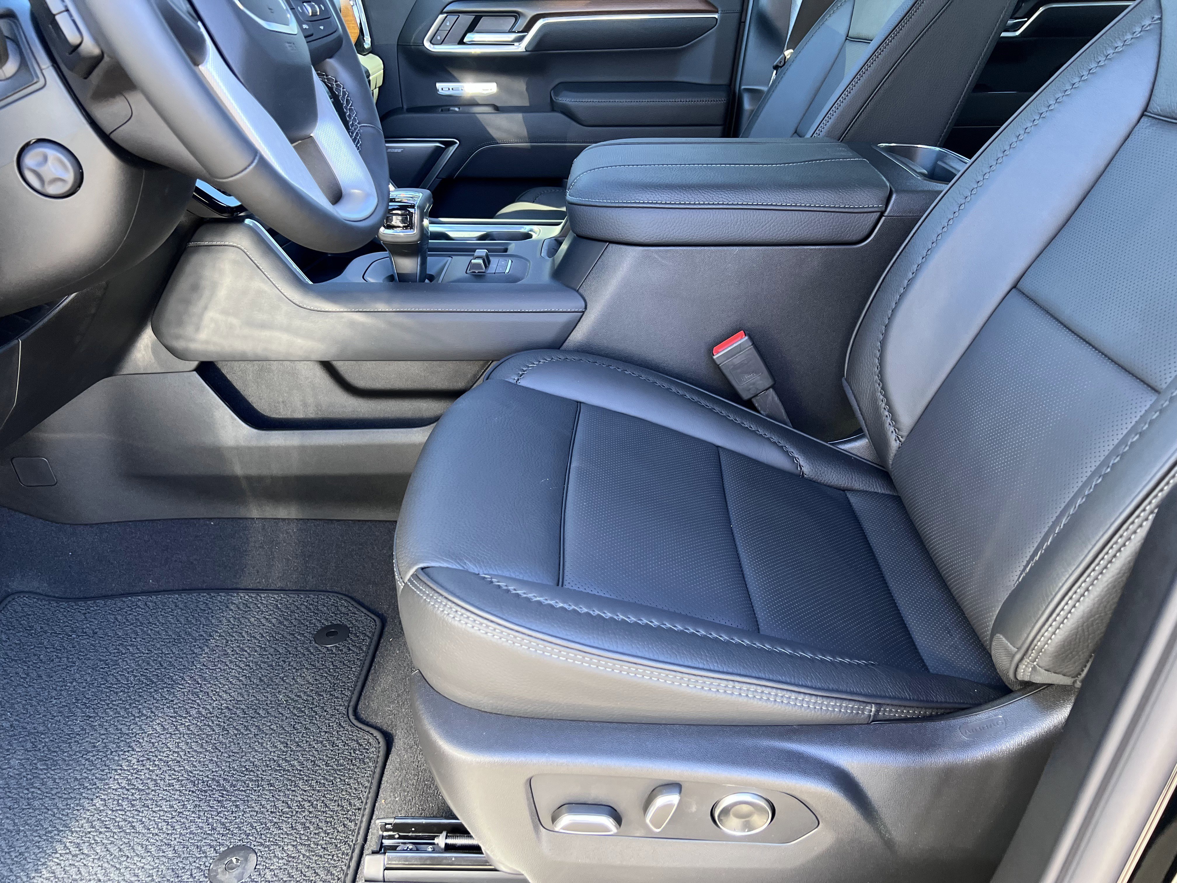 2026 GMC Sierra 1500 Denali - Photo 9