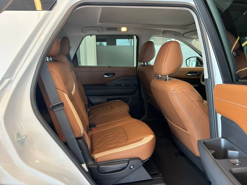New 2026 Everest White Pearl TriCoat Nissan Platinum image 25