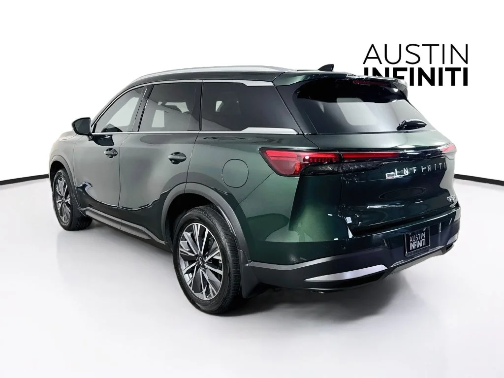 Certified Used 2027 Green INFINITI LUXE image 7