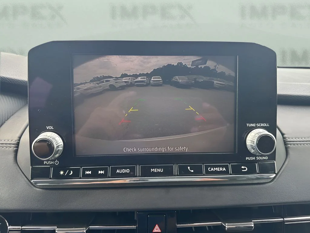 Used 2022 White Mitsubishi ES image 18