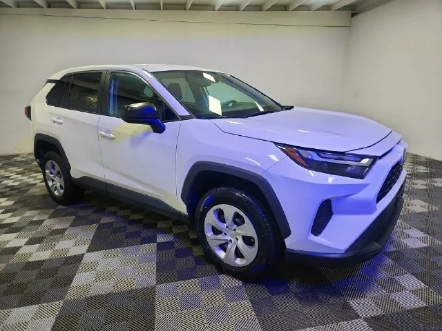 Used 2025 White Toyota LE image 25