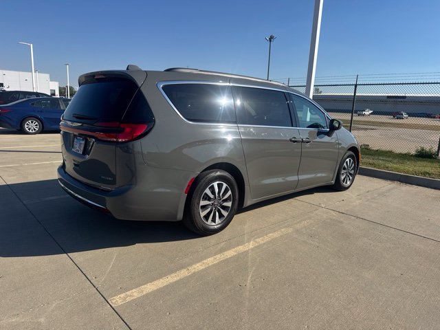 Used 2021 Gray Chrysler Touring image 7