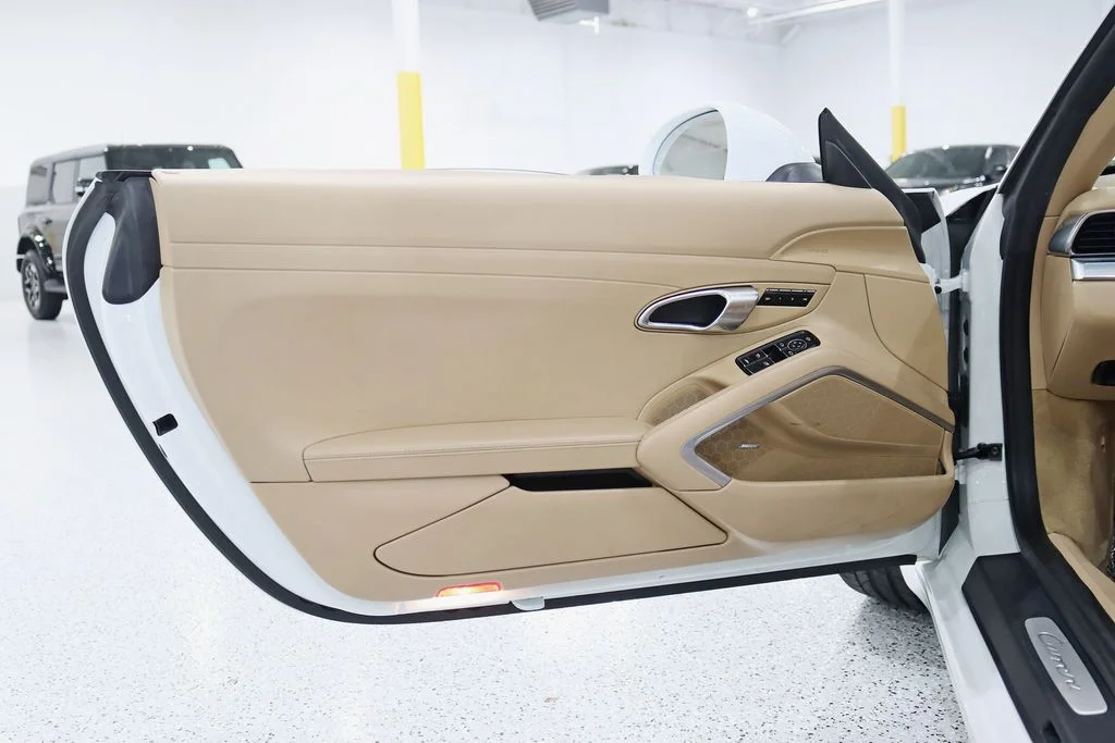 Used 2014 White Porsche Carrera image 31