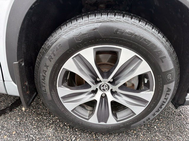 Used 2023 Celestial Silver Metallic Toyota XLE image 4