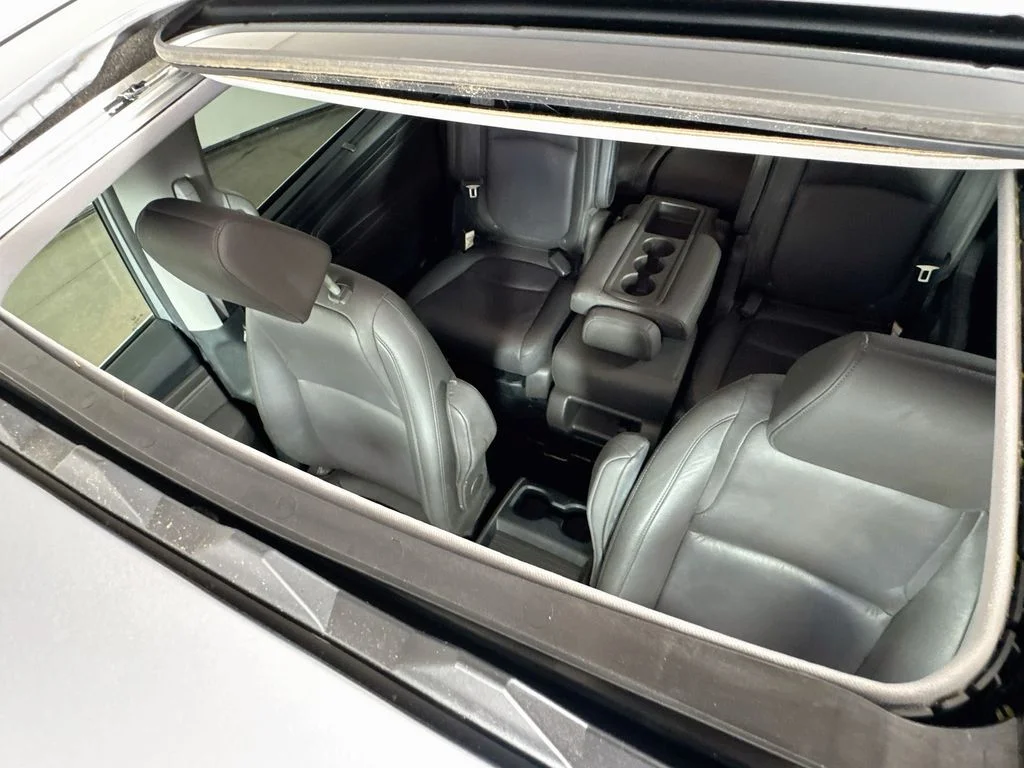 Used 2018 Silver Honda Touring image 26