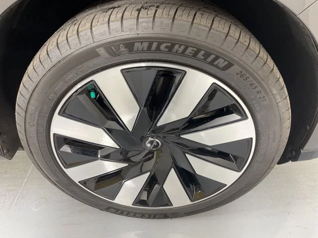 2025 Volvo EX90 Ultra - Photo 10