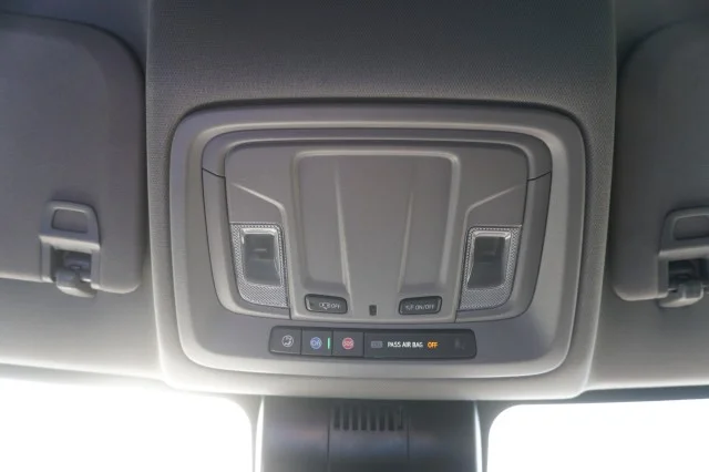 Used 2024  Chevrolet Custom image 31