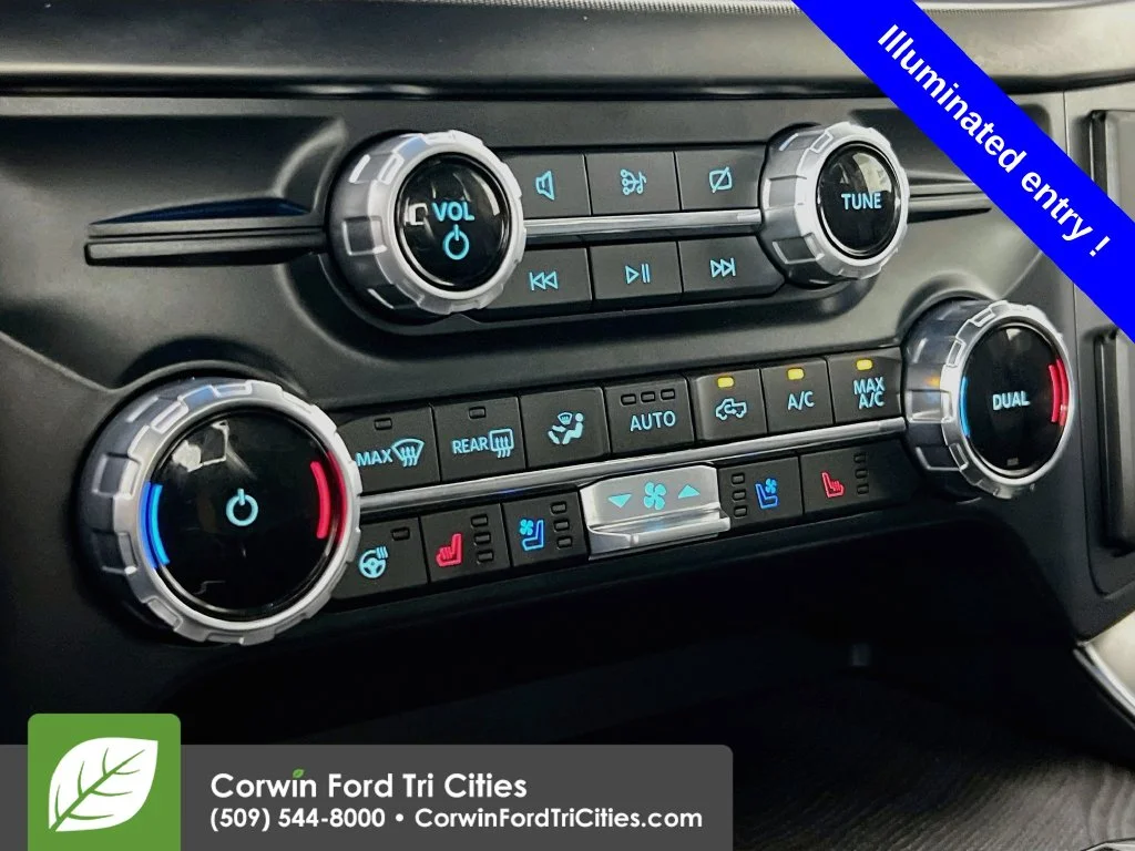 Used 2023 Rapid Red Metallic Tinted Clearcoat Ford Platinum image 9
