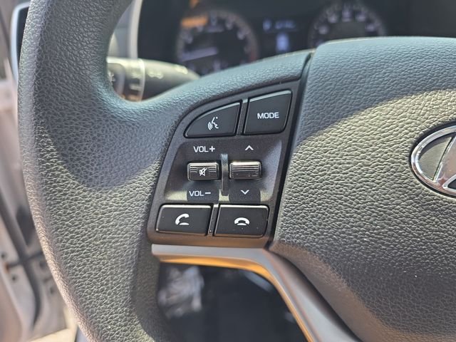 Used 2019 White Hyundai SE image 17