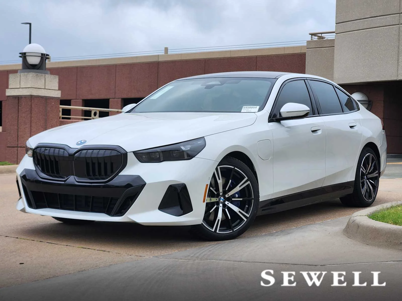 2027 BMW 5 Series 550e xDrive