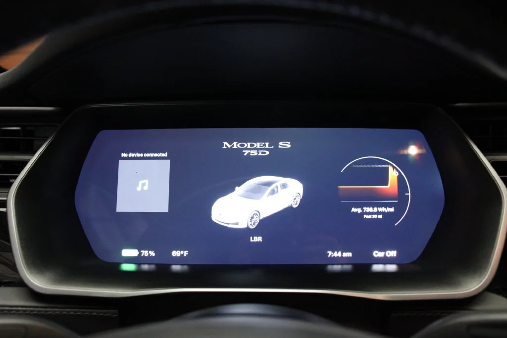 Used 2018 Obsidian Black Metallic Tesla  image 41