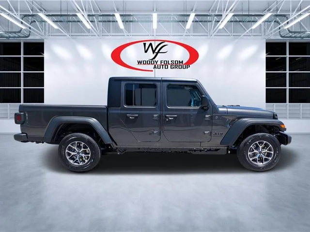 New 2026 Granite Crystal Metallic Clear-Coat Exterior Paint Jeep Sport S image 2