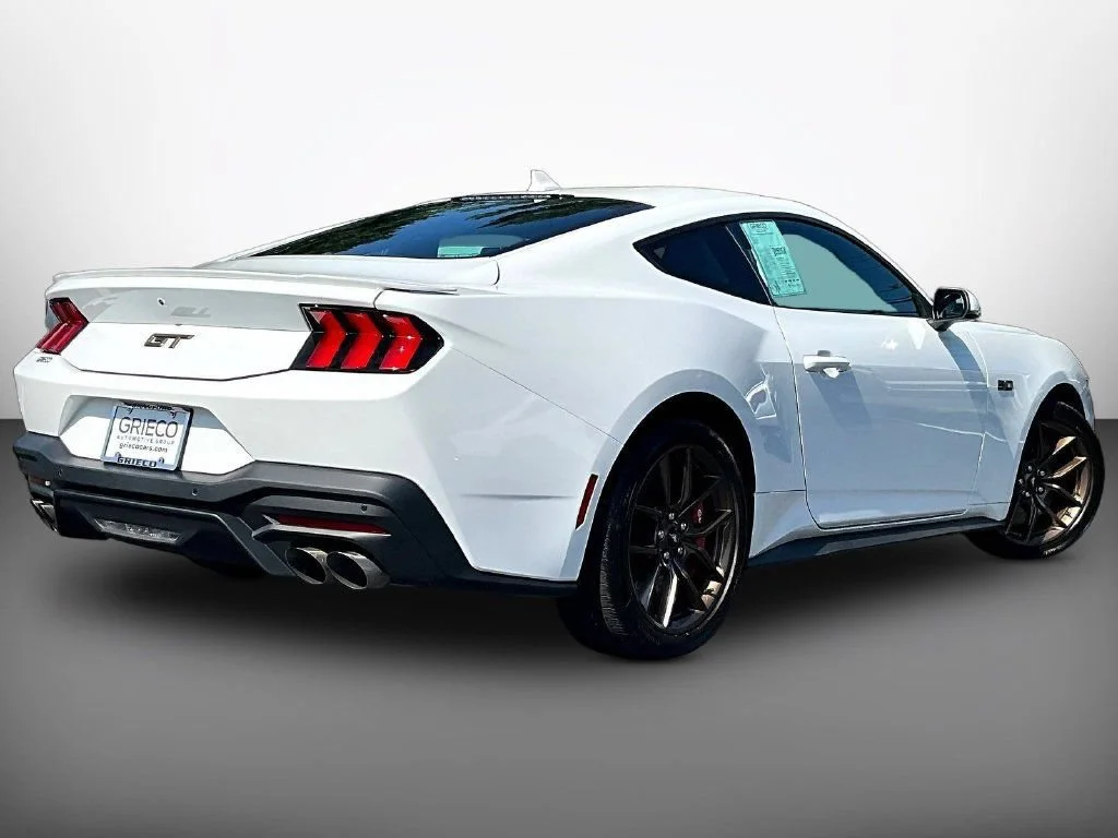 Used 2025 Oxford White Ford GT Premium image 7