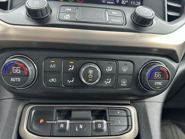 Used 2021 Green GMC Denali image 19