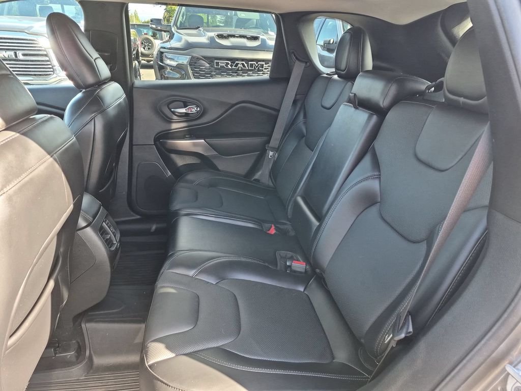 Used 2020 Light Brownstone Pearlcoat Jeep Latitude Plus image 22
