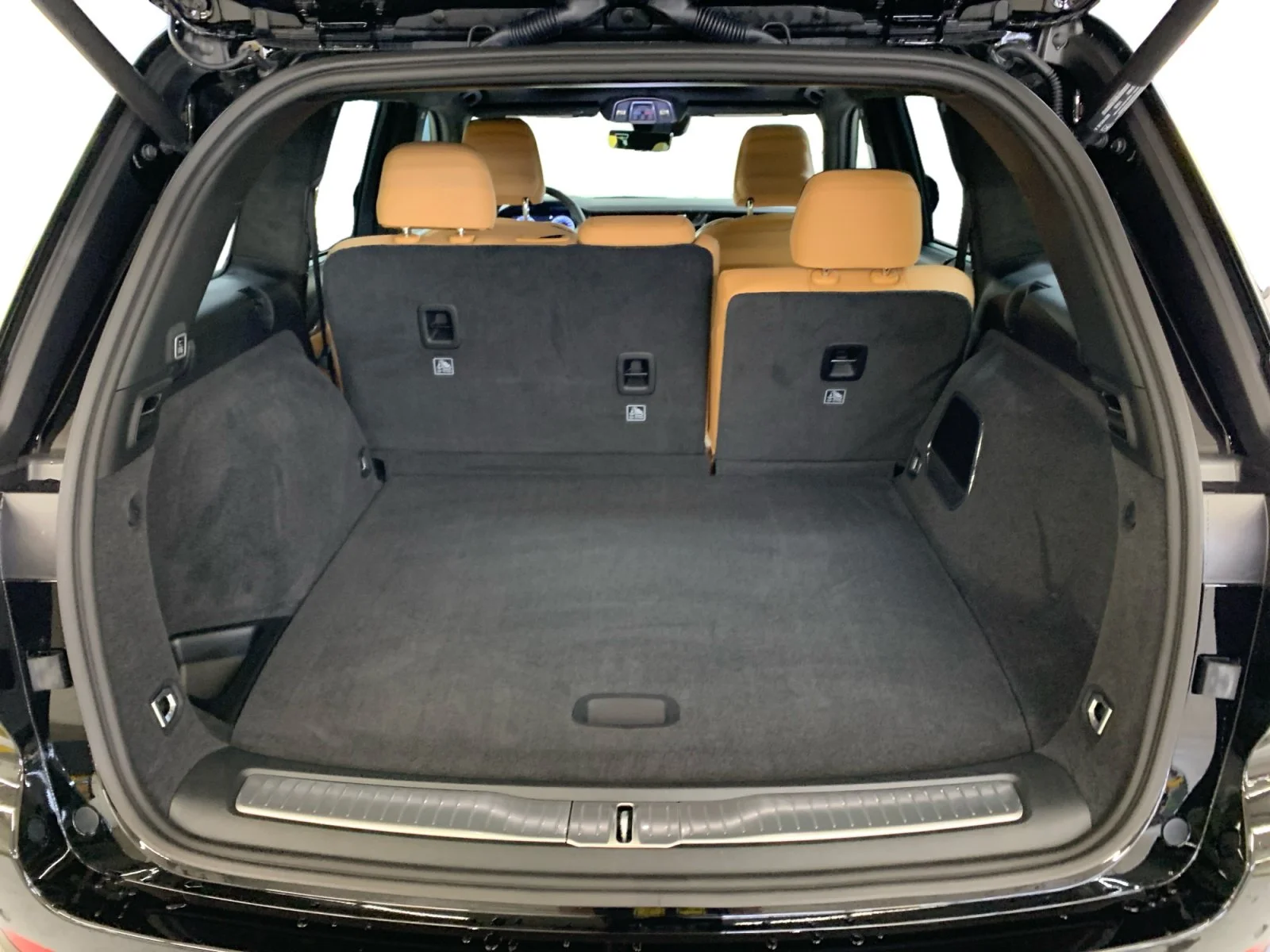New 2026 Diamond Black Crystal Pearl Jeep Summit image 19