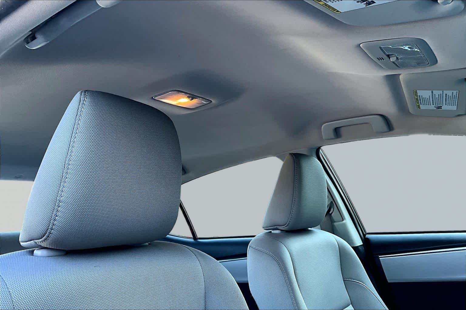 Used 2016 4Evergreen Metallic Toyota LE image 14