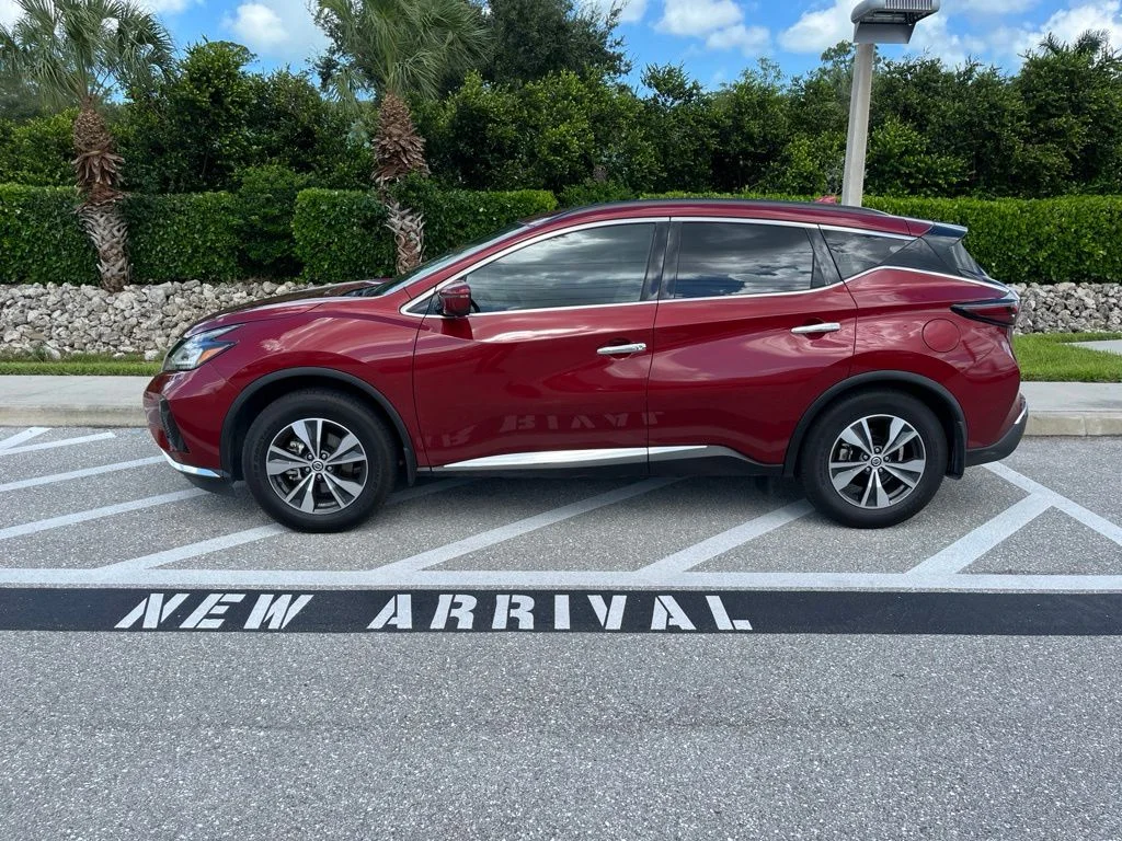 Used 2020 Cayenne Red Metallic Nissan SV image 2