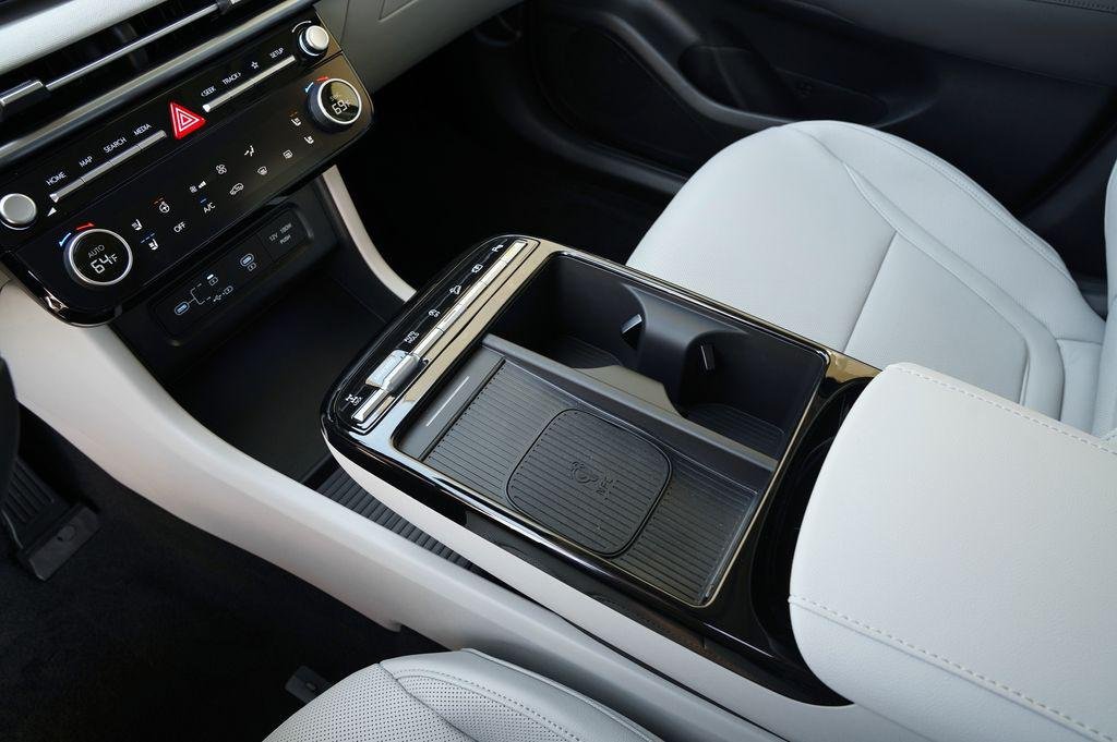 New 2026 Phantom Black Hyundai Limited image 26