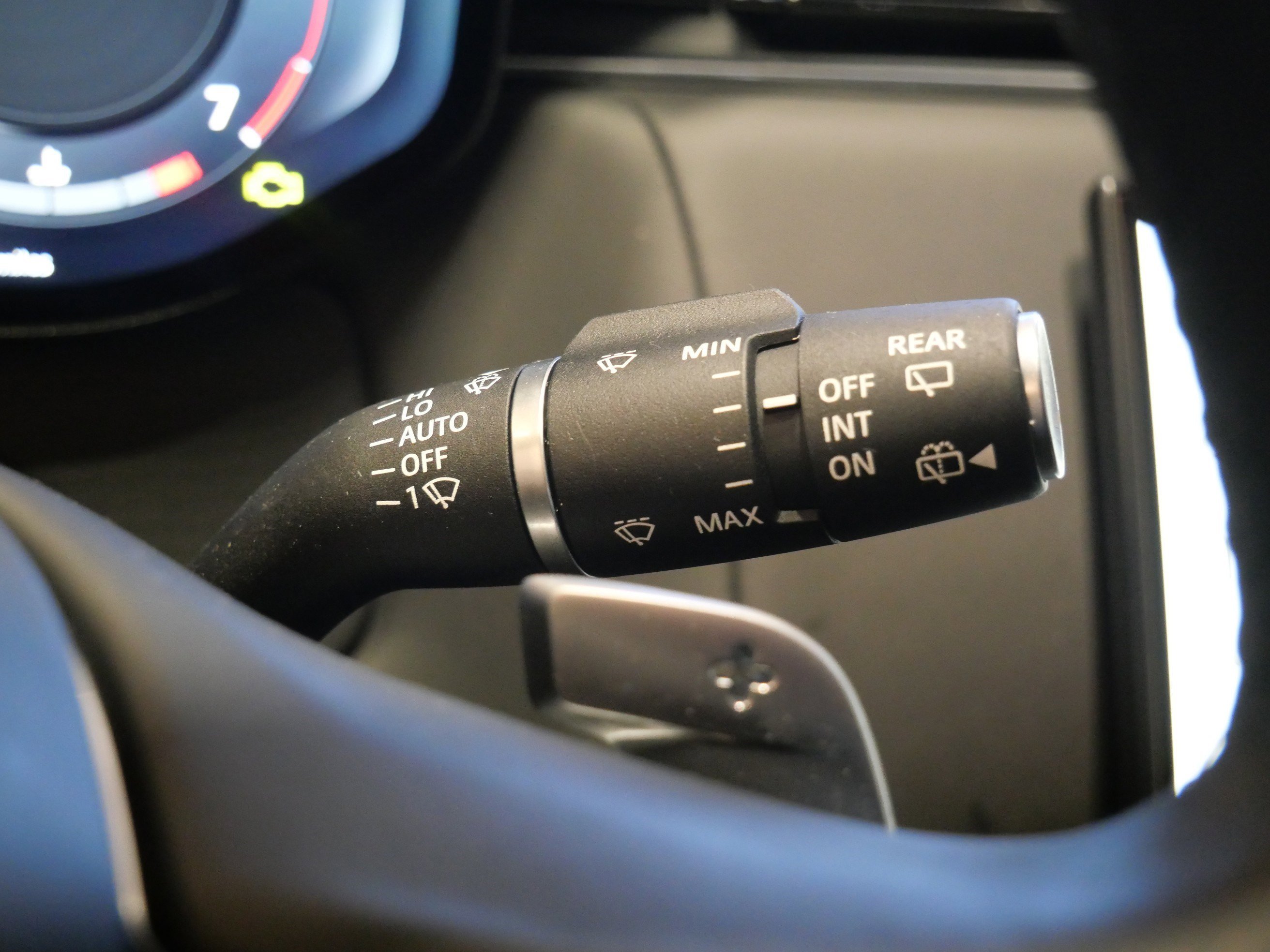 Used 2023 Sunrise Copper SV Bespoke Ultra Met Satin Land Rover SV image 34