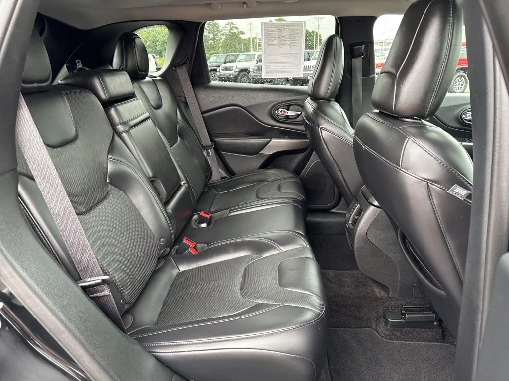 Used 2019 Black Jeep Limited image 17