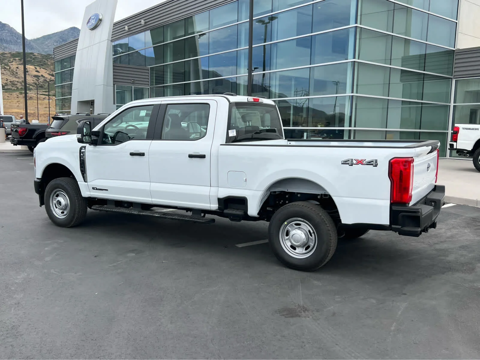 New 2026 Oxford White Ford F-350® XL image 11