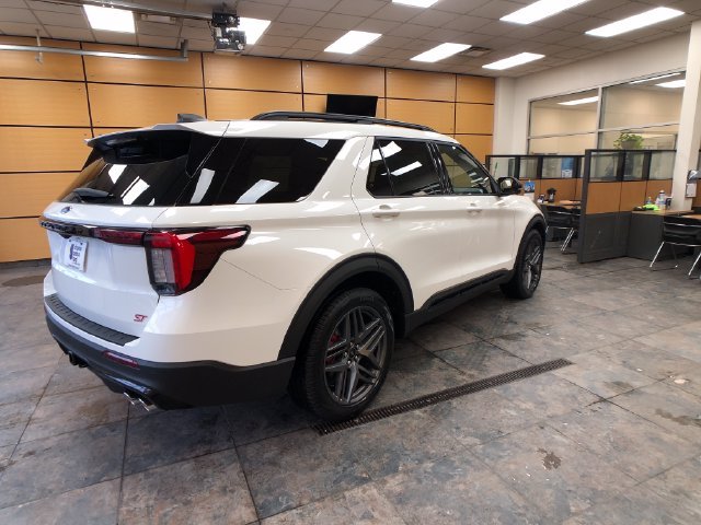 New 2026 Star White Metallic Tri-Coat Ford ST image 7