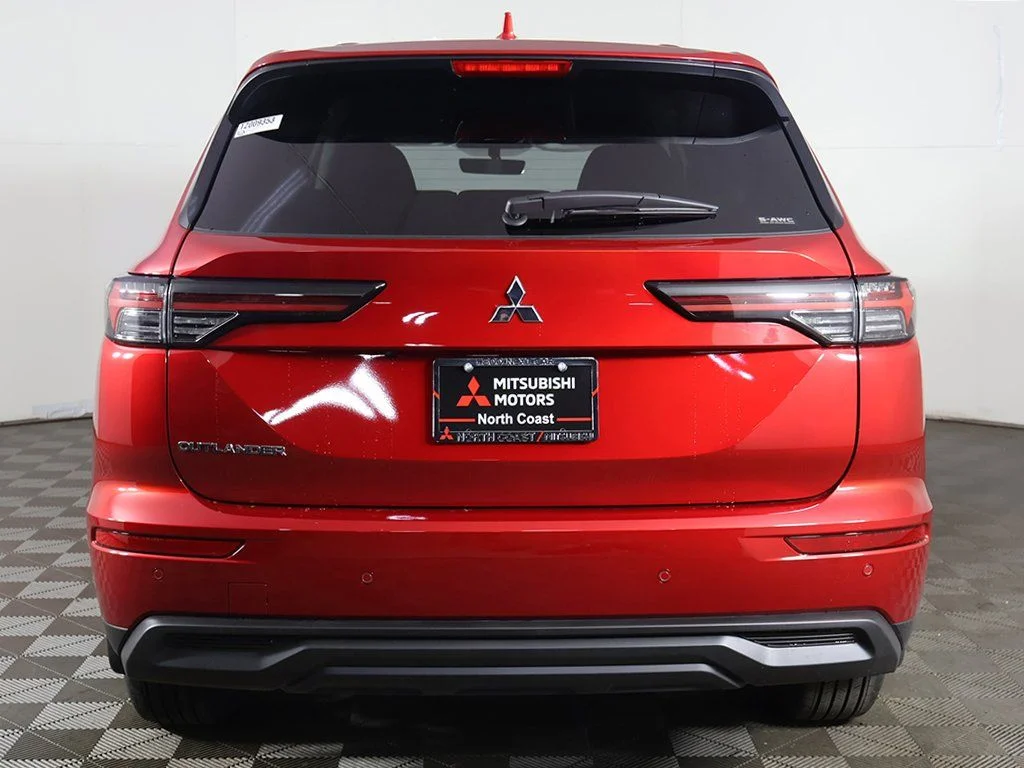 2026 Mitsubishi Outlander ES - Photo 13