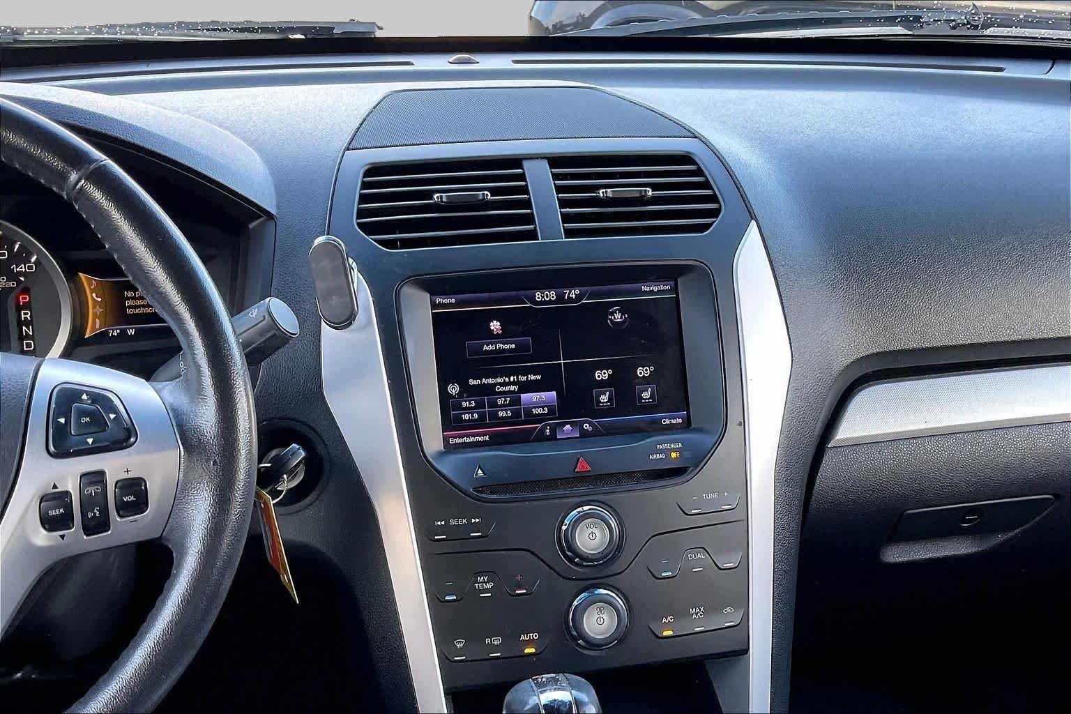 Used 2013 White Platinum Metallic Tri-coat Ford XLT image 6