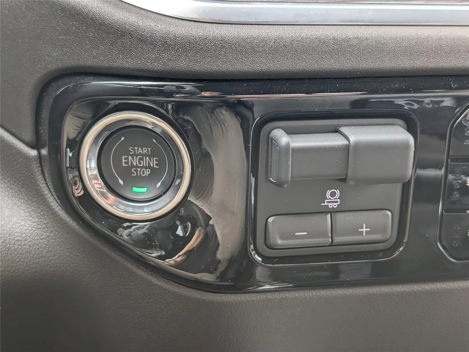 2026 Chevrolet Silverado 1500 LTZ - Photo 17
