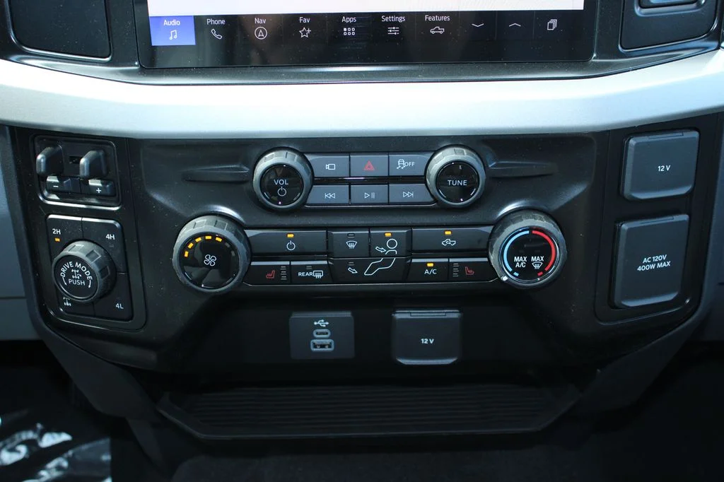 New 2026 Agate Black Metallic Ford F-250® XLT image 28