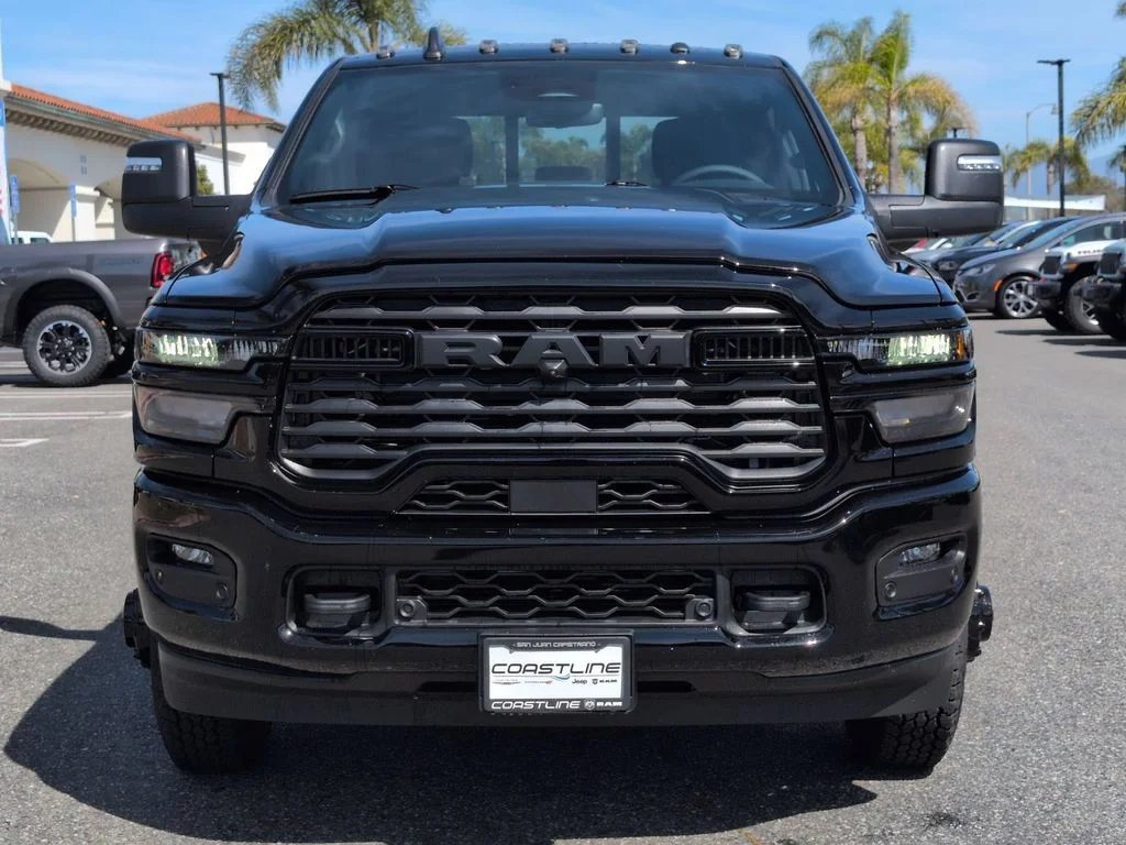 New 2026 Diamond Black Crystal Pearl-Coat Exterior Paint RAM Big Horn image 2